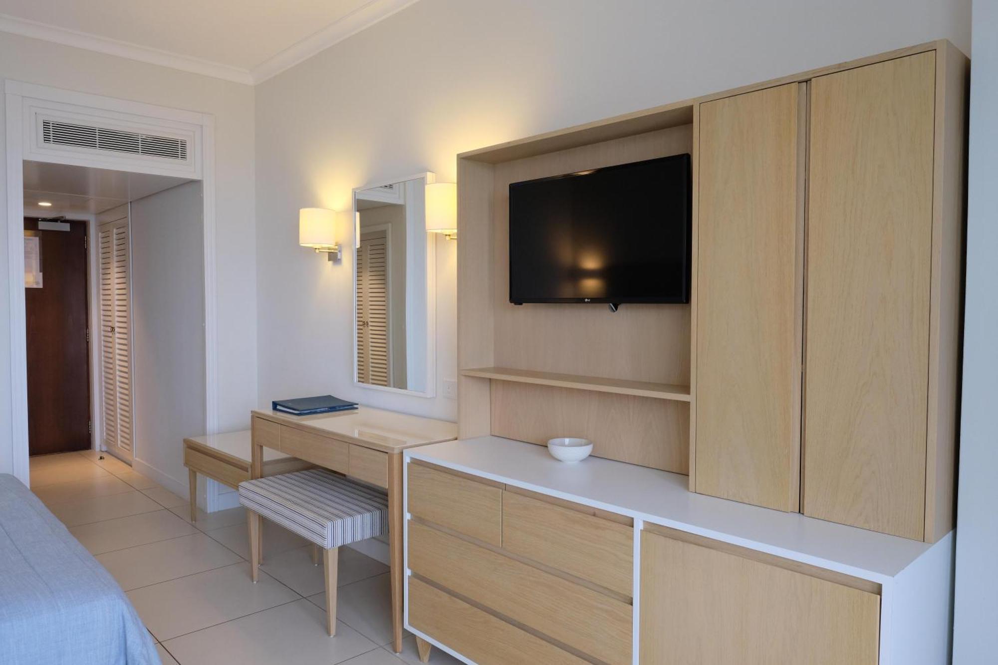 Sunrise Beach Hotel Протарас Екстериор снимка