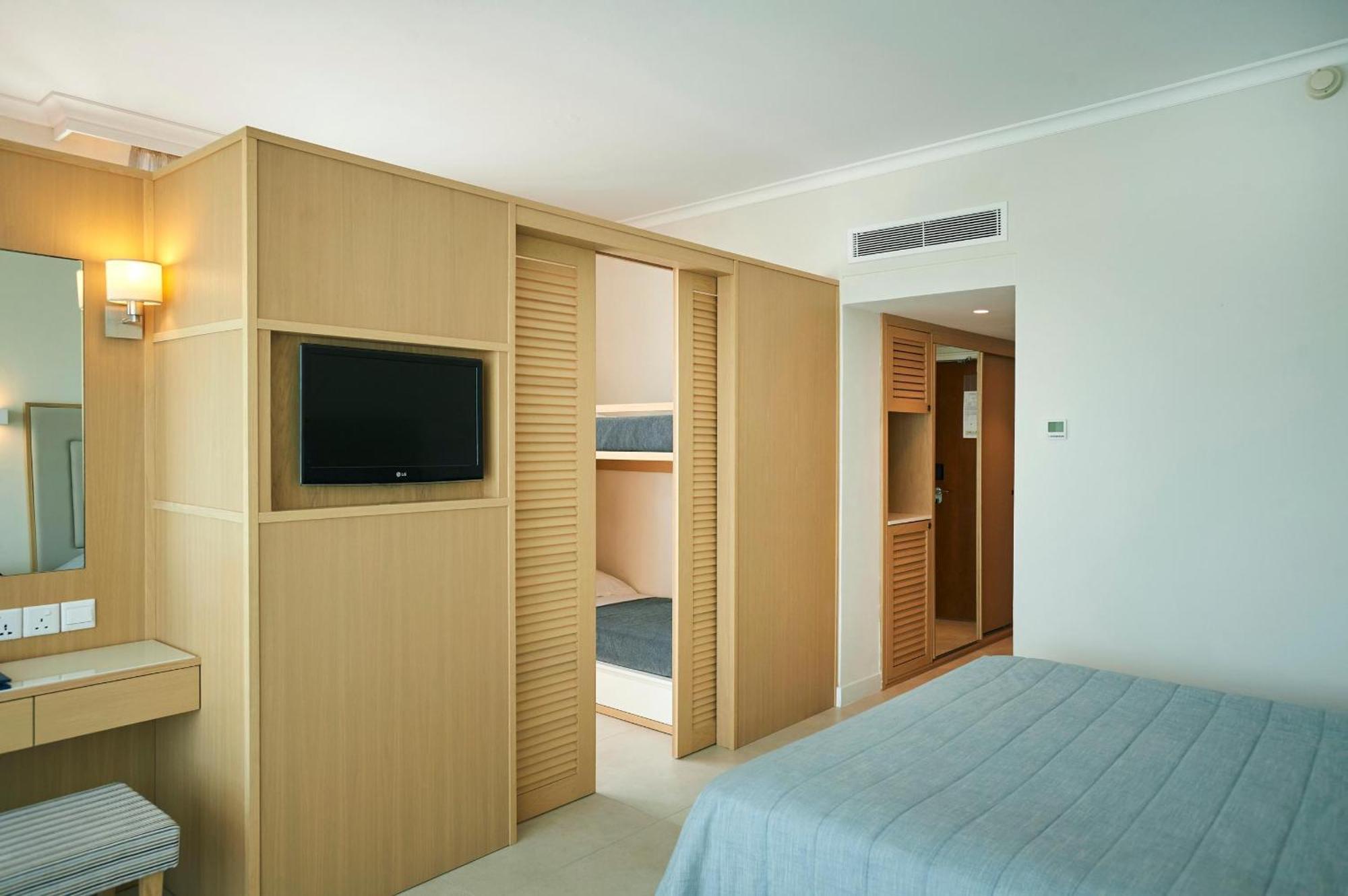 Sunrise Beach Hotel Протарас Екстериор снимка