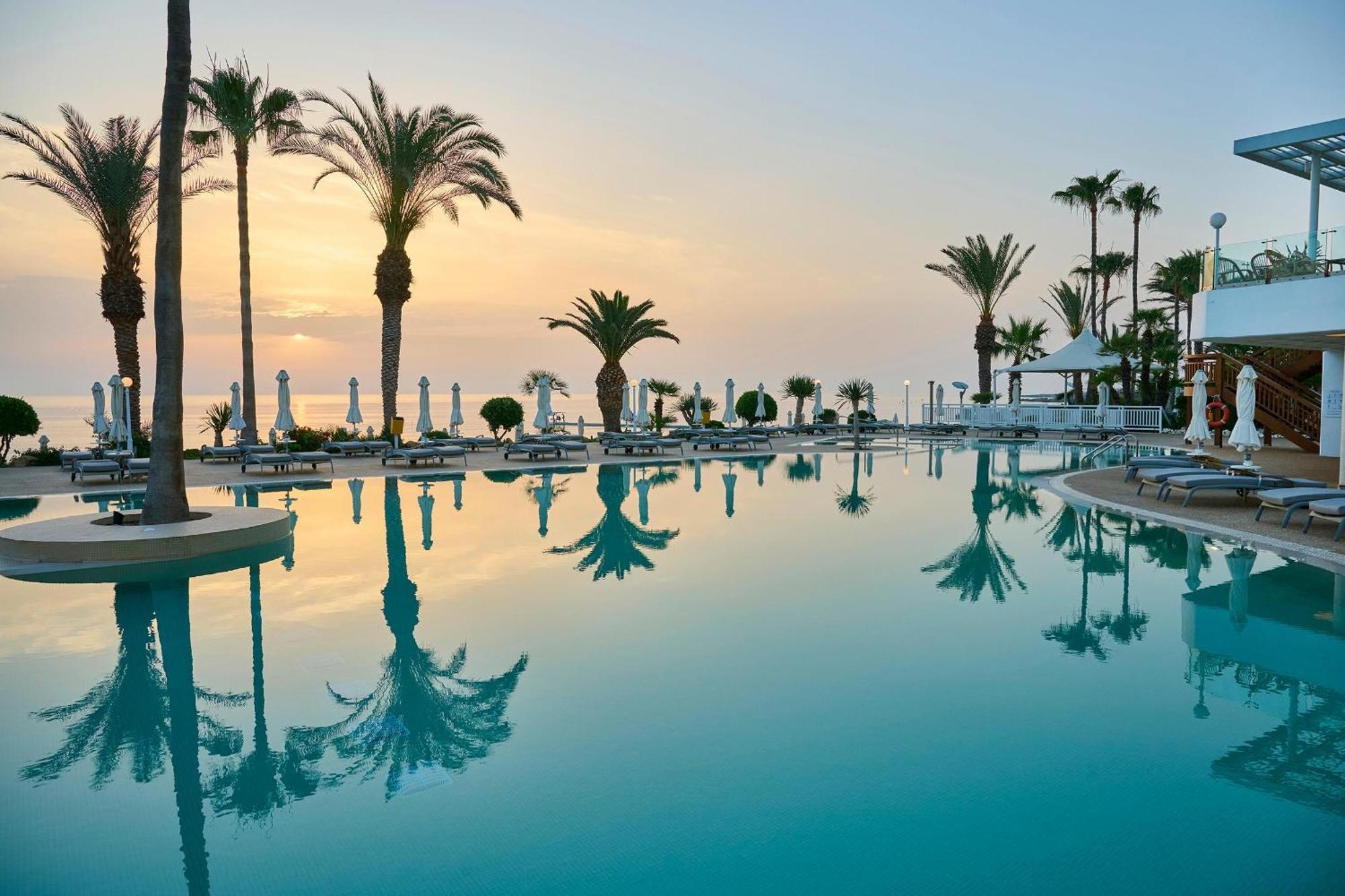 Sunrise Beach Hotel Протарас Екстериор снимка