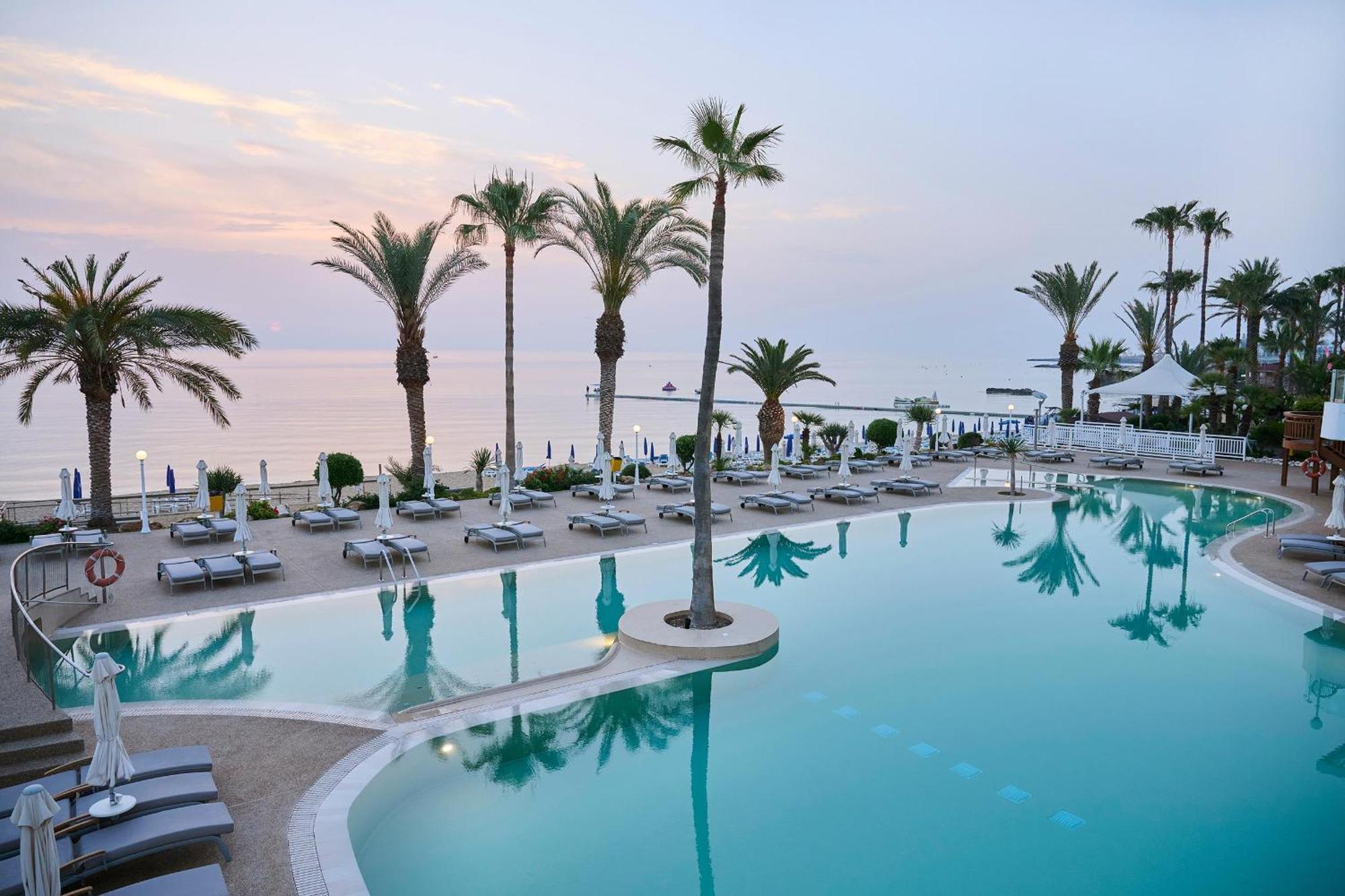 Sunrise Beach Hotel Протарас Екстериор снимка