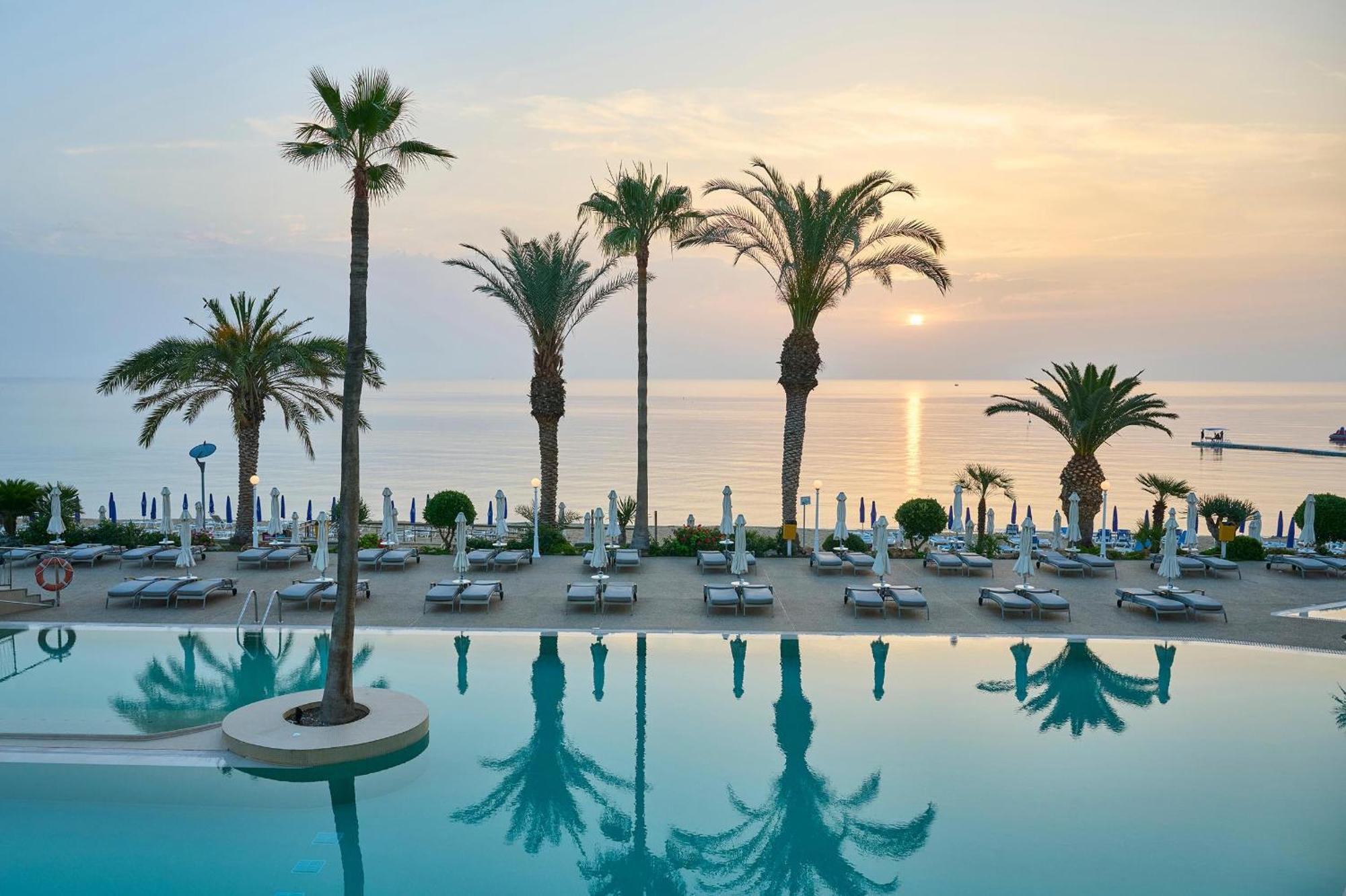 Sunrise Beach Hotel Протарас Екстериор снимка