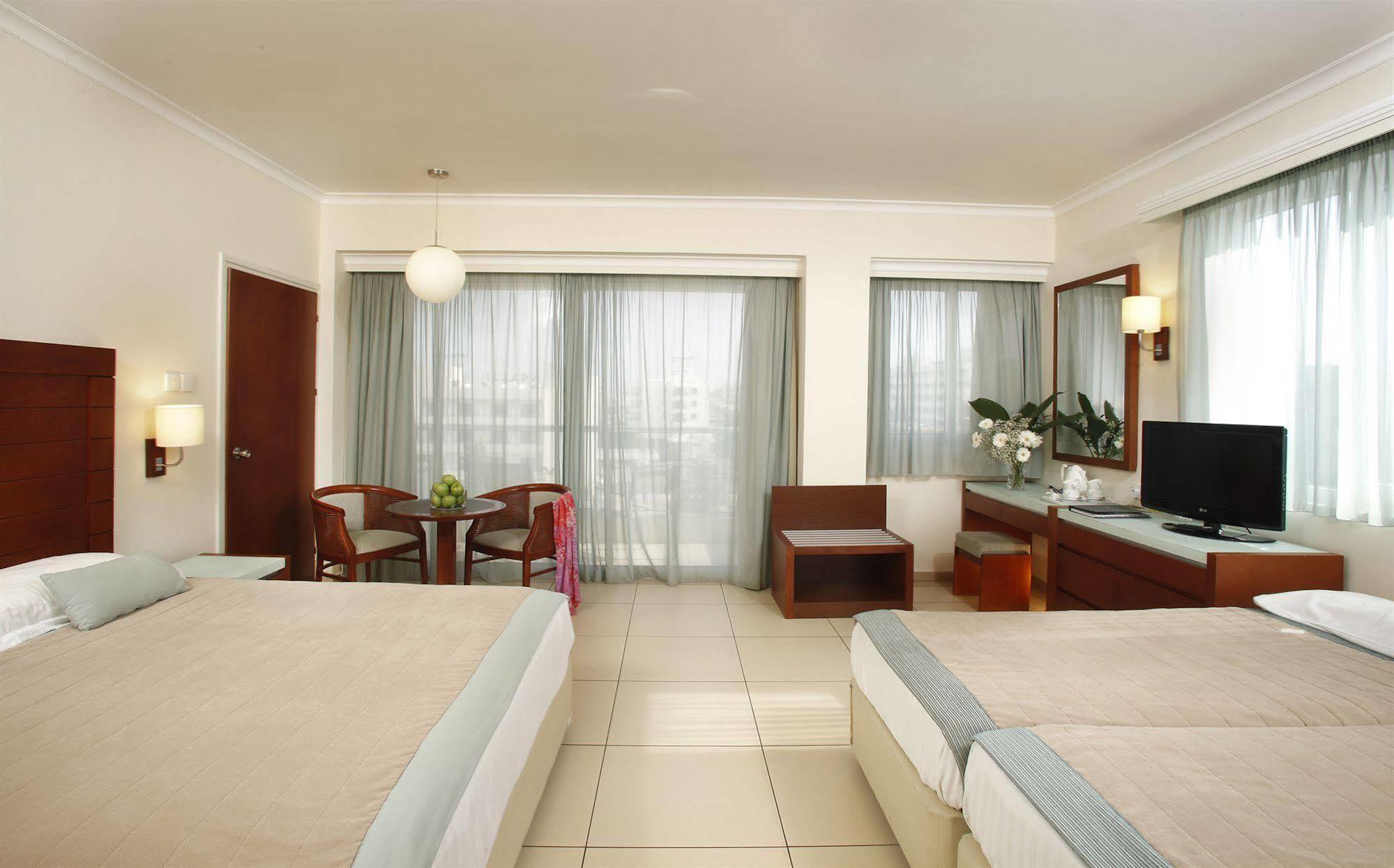 Sunrise Beach Hotel Протарас Екстериор снимка